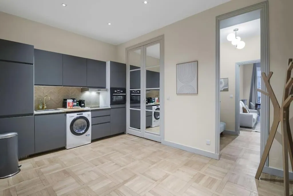 2B.Appart 6Pers#2Bedrooms#Victorhugo#Arcdetriomphe パリ